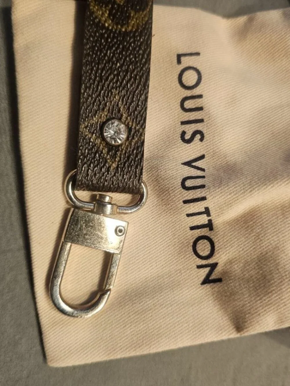 NEW - Louis Vuitton Dragonne Key Holder Key Chain LV Monogram Brown + Dust Bag